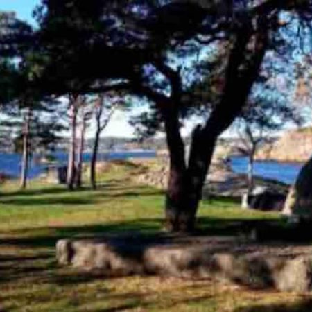 Idyllisk Lite Anneks Med Enestaende Uteplass Ларвик Экстерьер фото